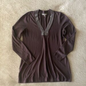 Tommy Bahama Scallop Trim V-Neck Long Sleeve Top